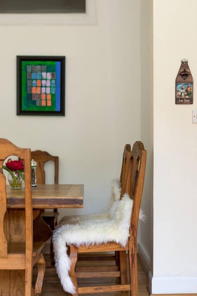 Apartamentos Lovely New Town 2-bedroom Flat With Fireplace