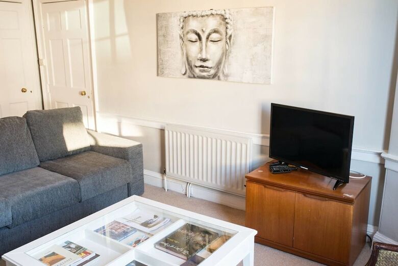 Huge Castle Street Apartment