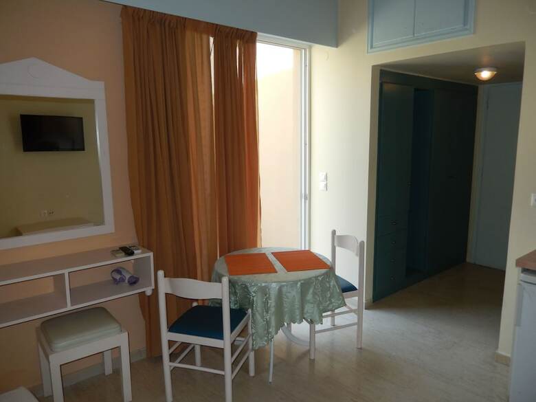 Aloe Apartments & Studios