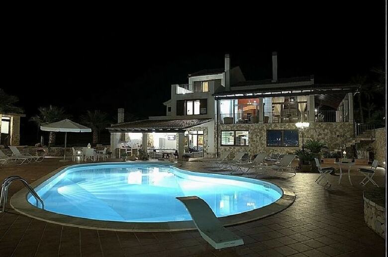 Villa Egadi Con Piscina E Campo Da Tennis
