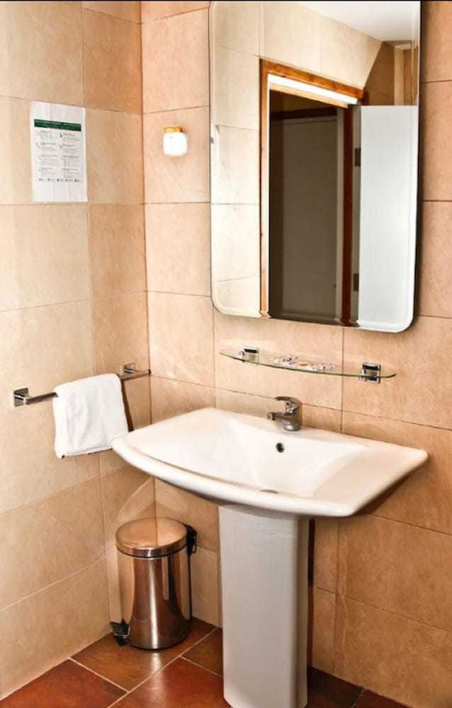 Mraguen Hotel