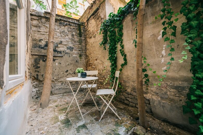 Oasis Apartments - Akacfa Street Studios