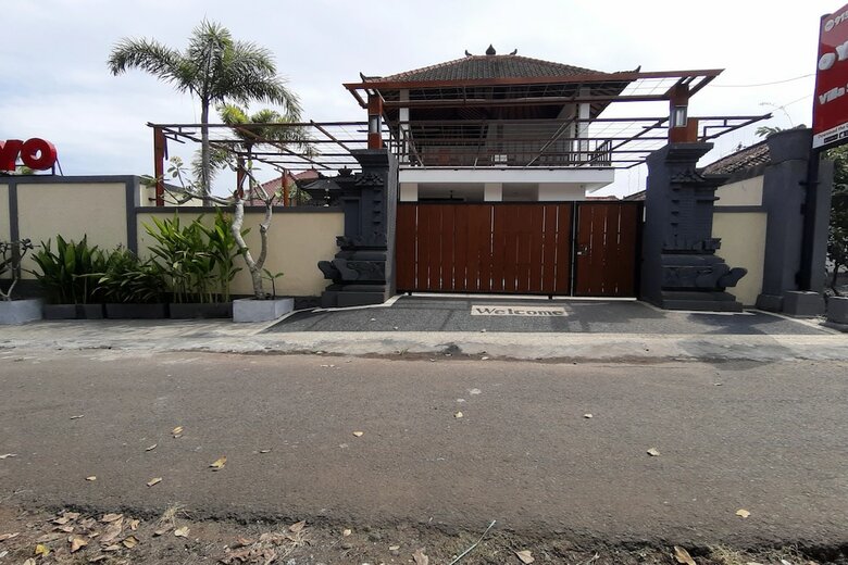 Hostal Oyo 915 Villa Sari