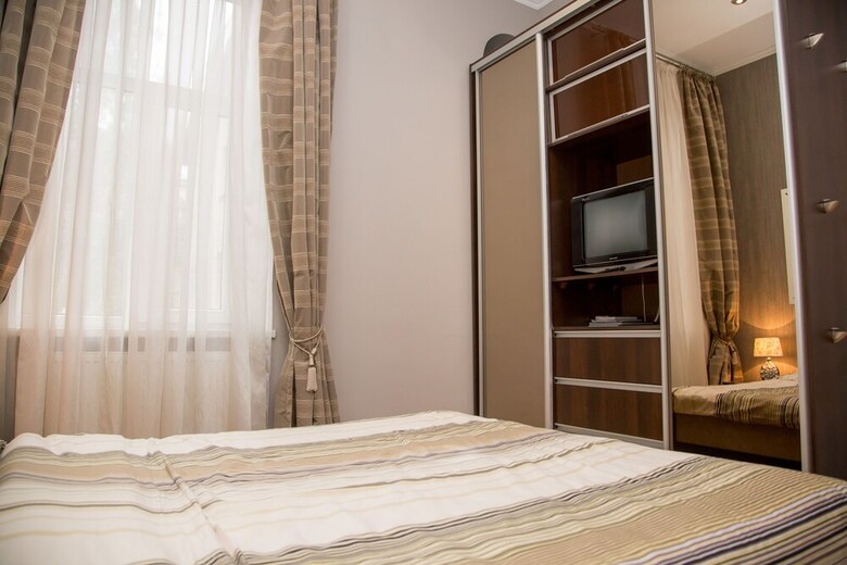 Apartment Near Opera Theatre