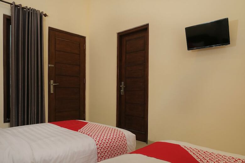 Hotel Oyo 895 Mahameru Residence