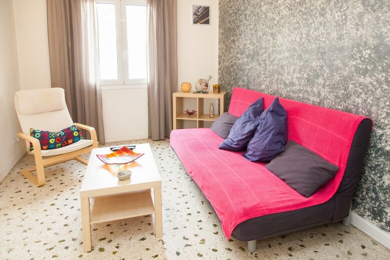 Beautiful Apartment Near Keramikossubway