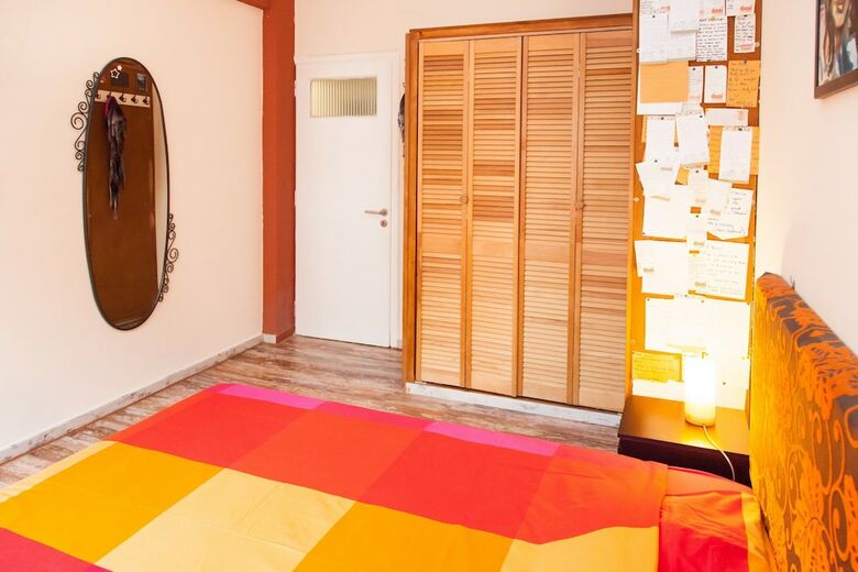 Beautiful Apartment Near Keramikossubway