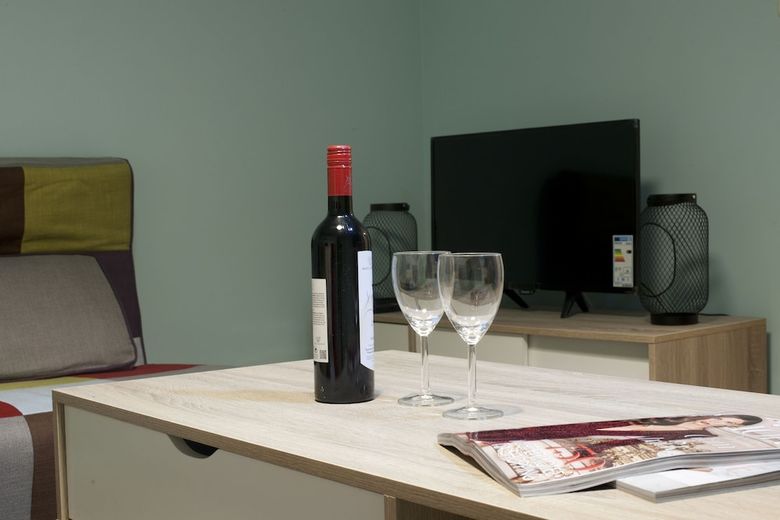 Ambelokipi. Spacious Sunny Apartment