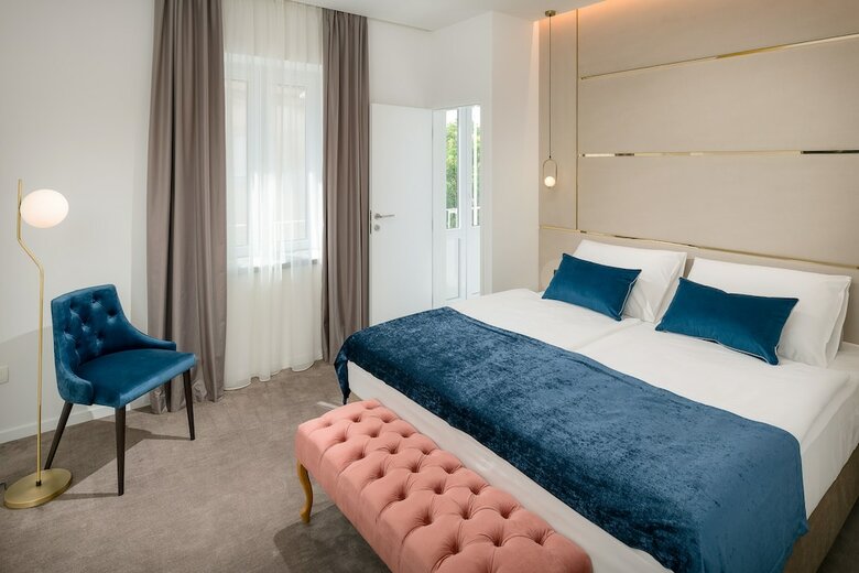 Bed & Breakfast Flos Luxury Rooms