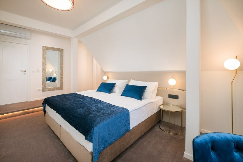 Bed & Breakfast Flos Luxury Rooms