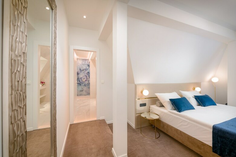 Bed & Breakfast Flos Luxury Rooms
