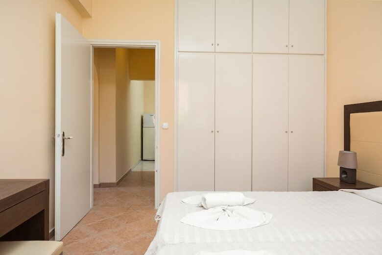 Fouxia Apartments And Studios