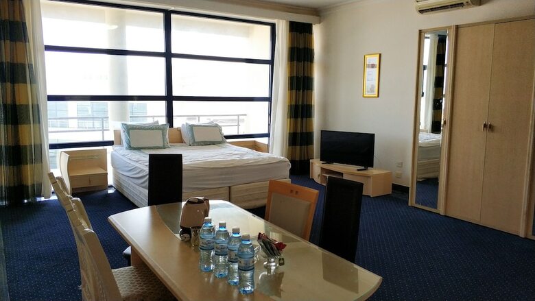 Hotel Khazar Golden Beach