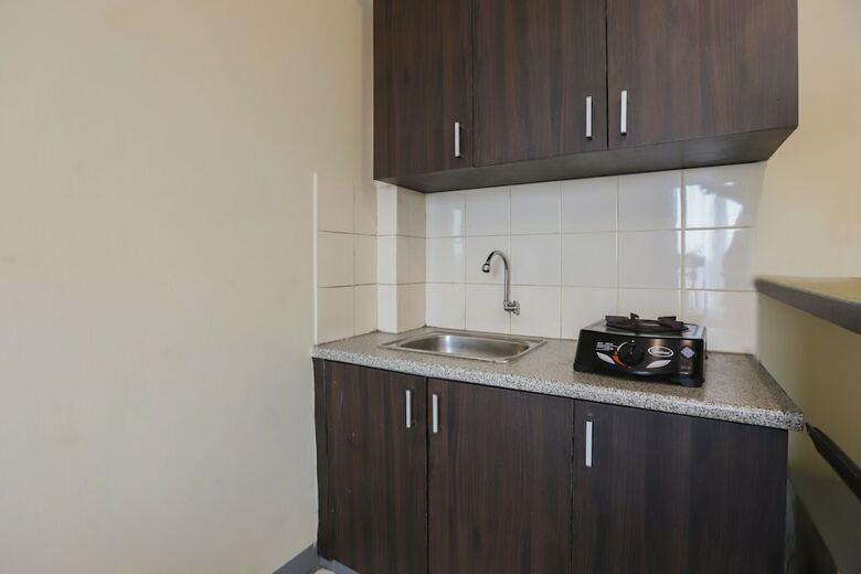 Oyo 909 Lauv Room Grand Centerpoint