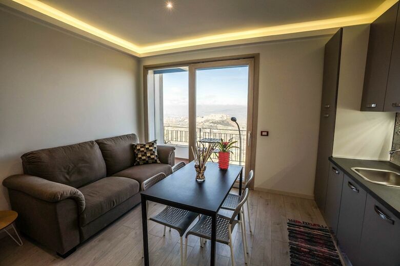 Rocca Di Cerere Apartments