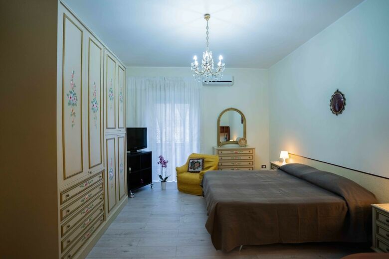 Rocca Di Cerere Apartments