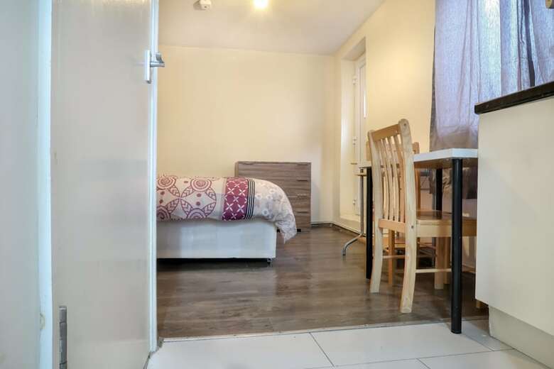 Apartamentos Portway Deluxe En Suite Room