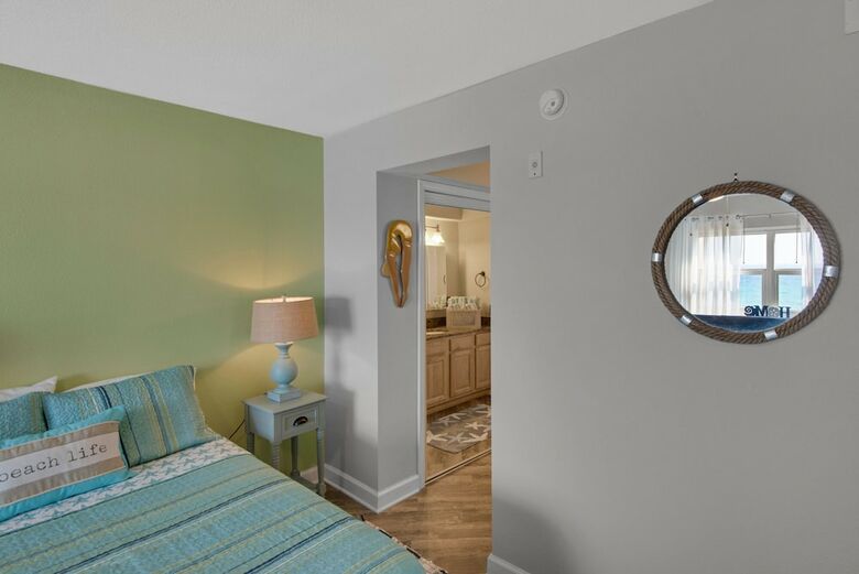 Regency Towers 702 West - Two Bedroom Condo
