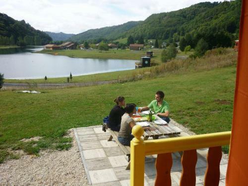 Les Roulottes Du Lac Des Graves