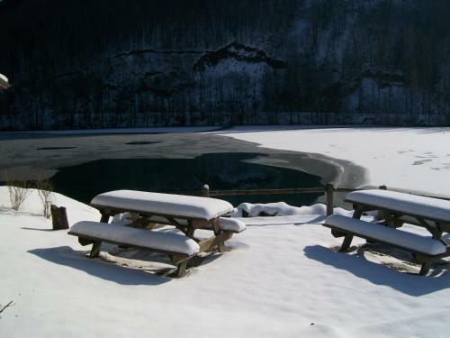 Les Roulottes Du Lac Des Graves