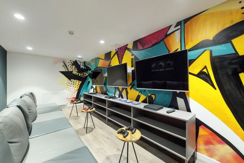 Hotel Hashtag Glasgow (Student Only - Id Required)