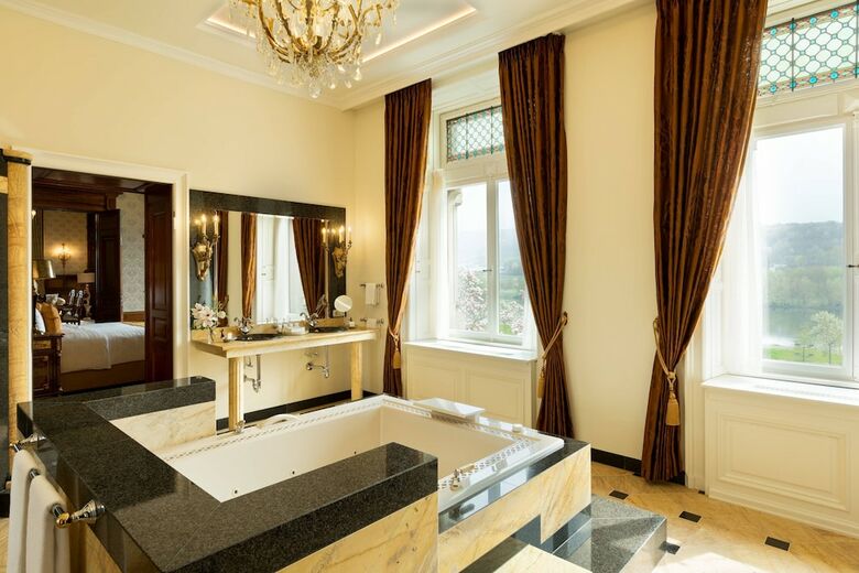 Hotel Schloss Lieser, Autograph Collection