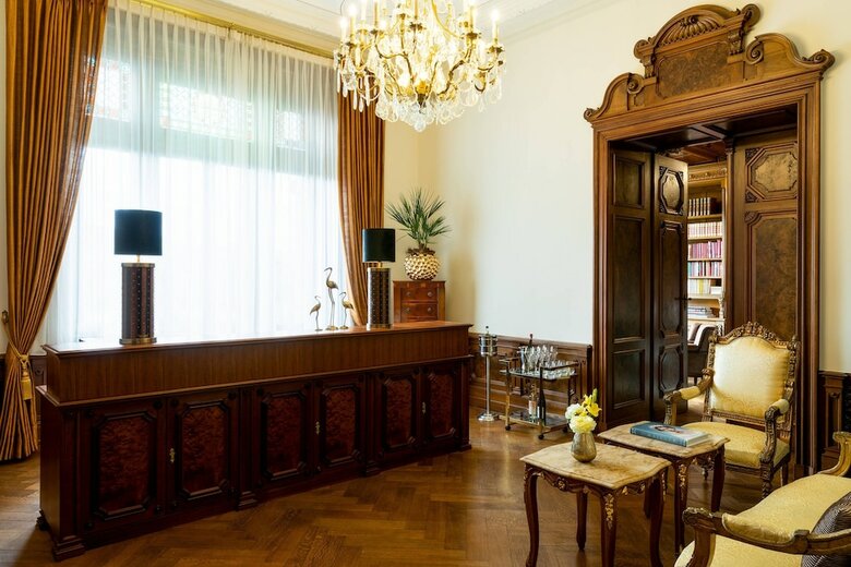 Hotel Schloss Lieser, Autograph Collection