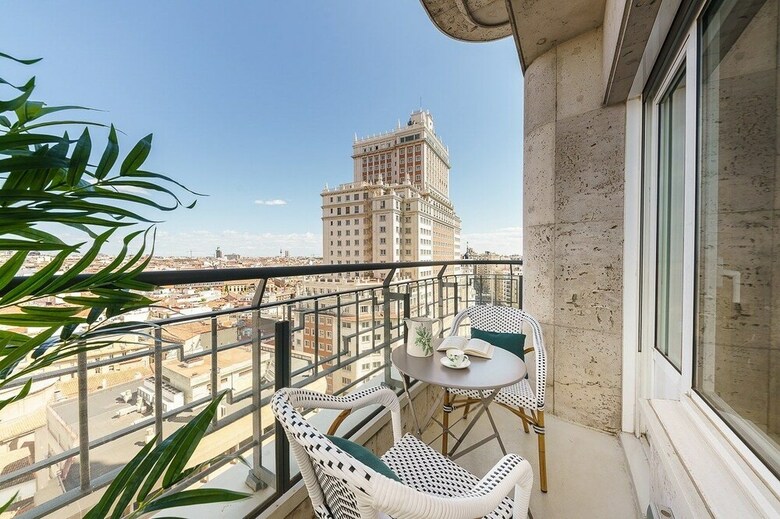 Apartamentos Home Club Torre Madrid Xli