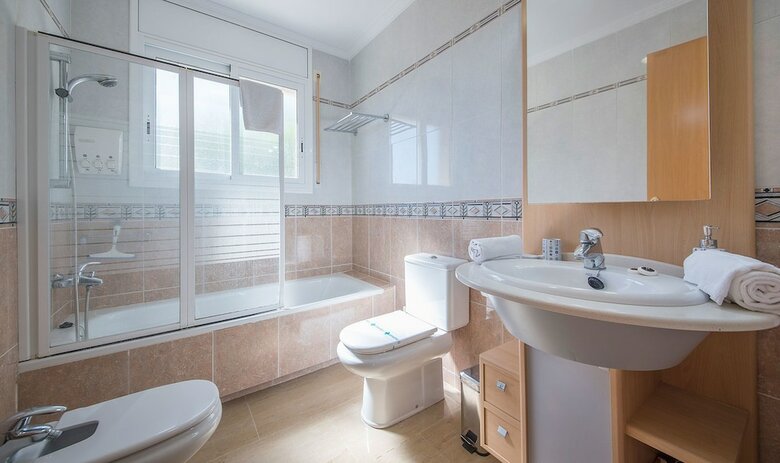 House Oliva 2 Km From The Beach (R76)