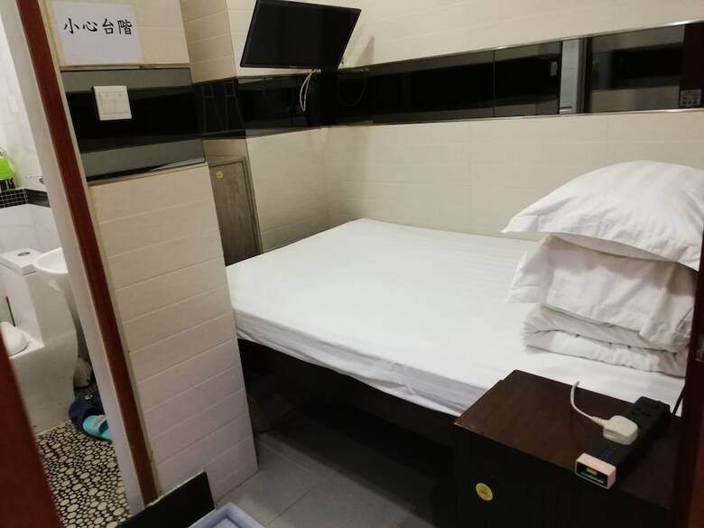 Hotel Hostel Roma H.k.