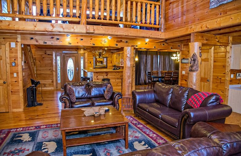 Wolfsong Lodge - Five Bedroom Cabin