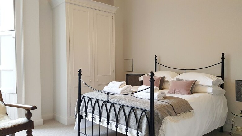 Grand Edinburgh Castlehill Apartment