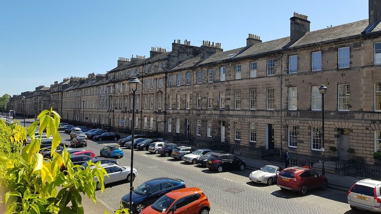 Upmarket Georgian Apartment Edinburgh