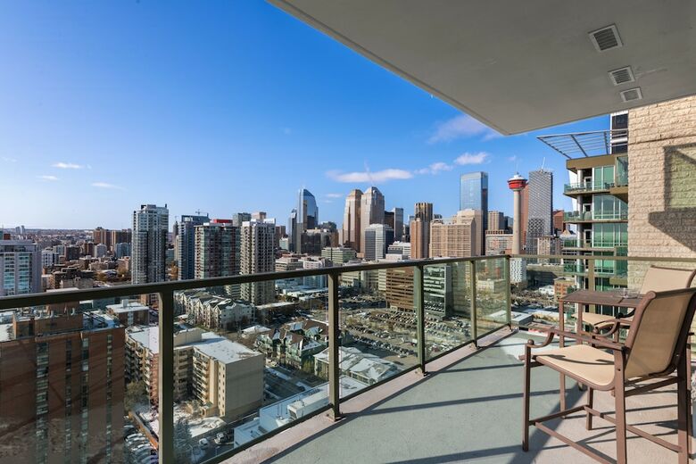 Simply Comfort. Downtown Calgary Apts