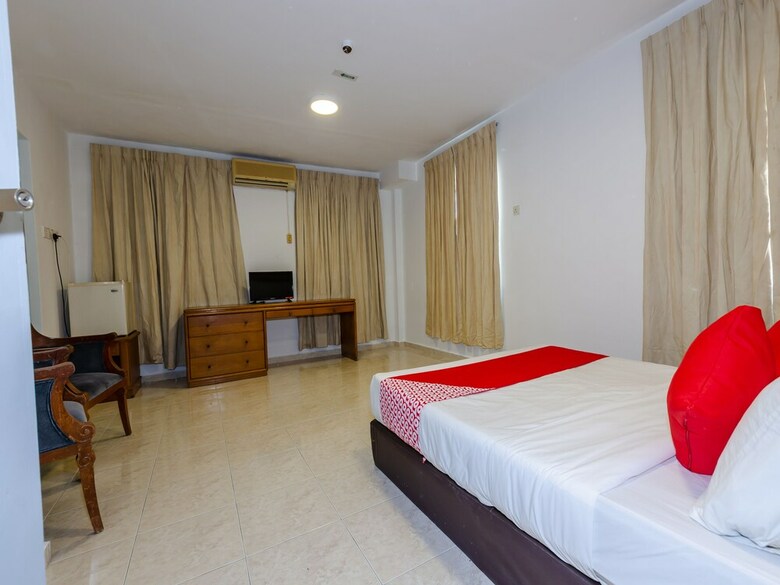 Oyo 1090 Hollitel Hotel Melaka