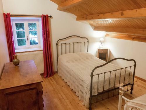 Entre Rivi�re Et For�t En Auvergne