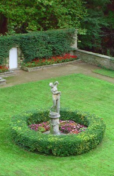 Bed & Breakfast Chateau De La Barben