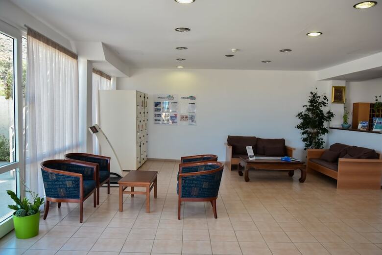 Felicity Hotel