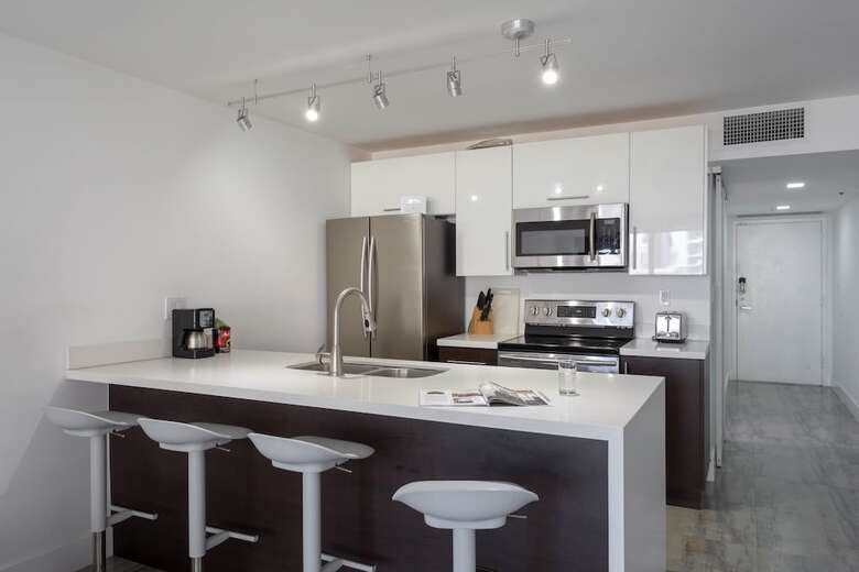 The Grand Condos By Edgewater One Ir