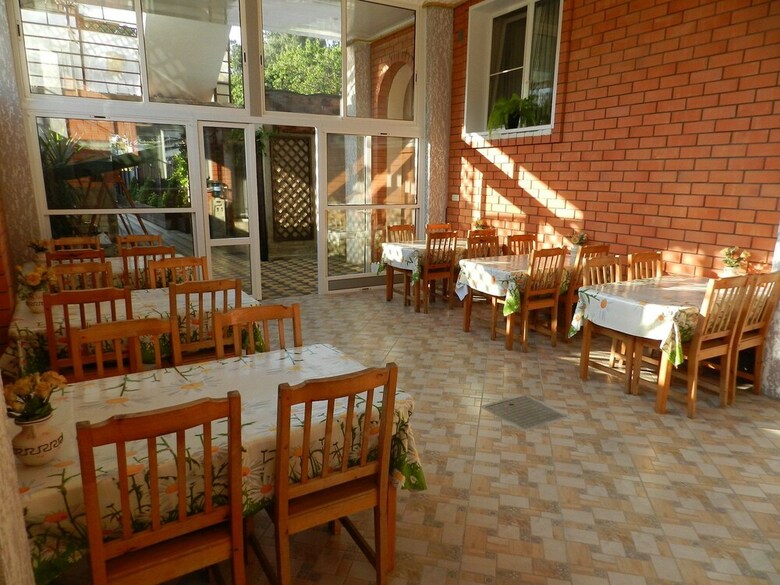 Hotel Maro Guest House
