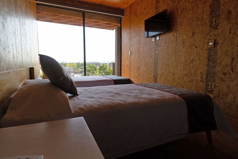 Momotus Hotel