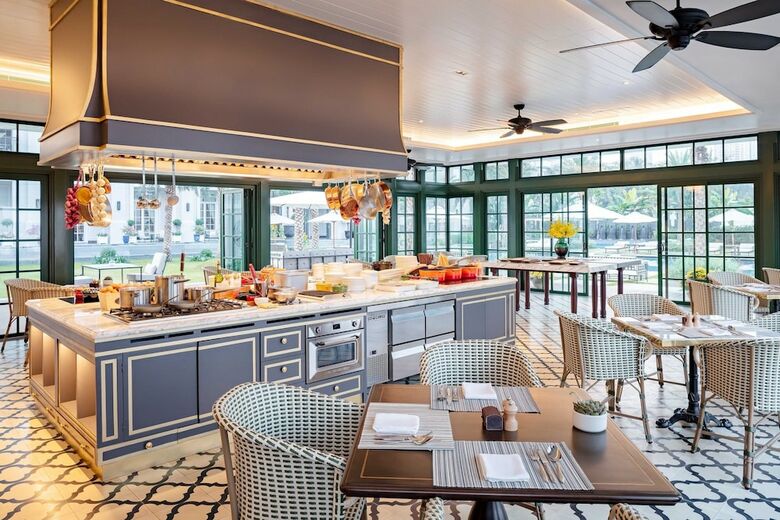 Mia Saigon Luxury Boutique Hotel