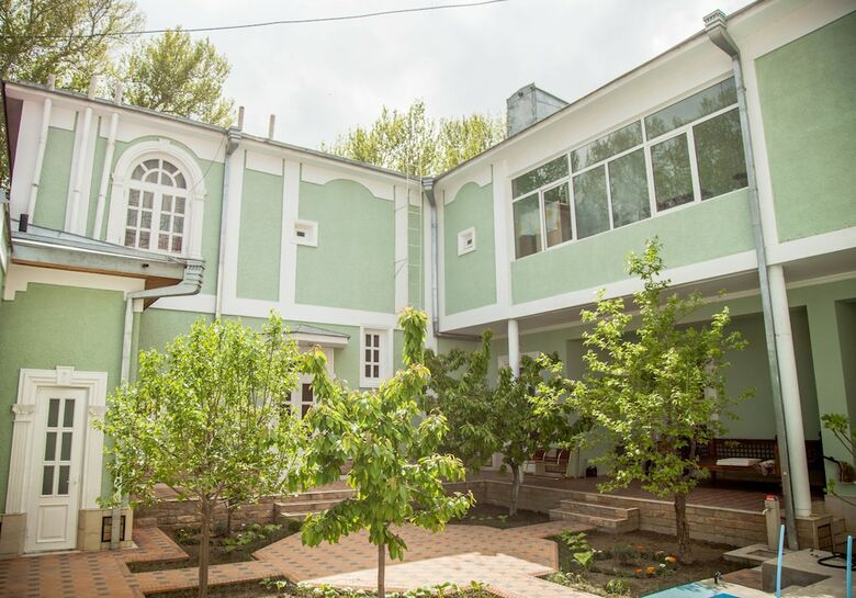Hostal Platan Hostel