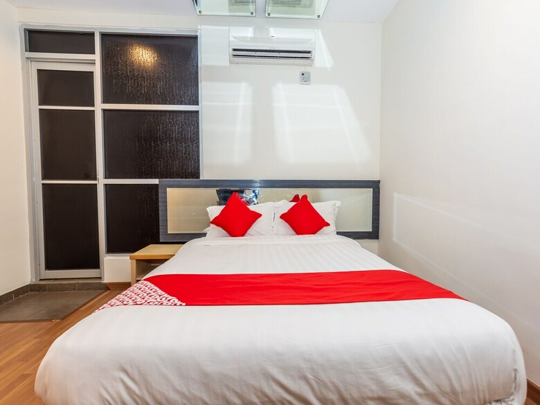 Hotel Oyo 1155 906 Batu Berendam