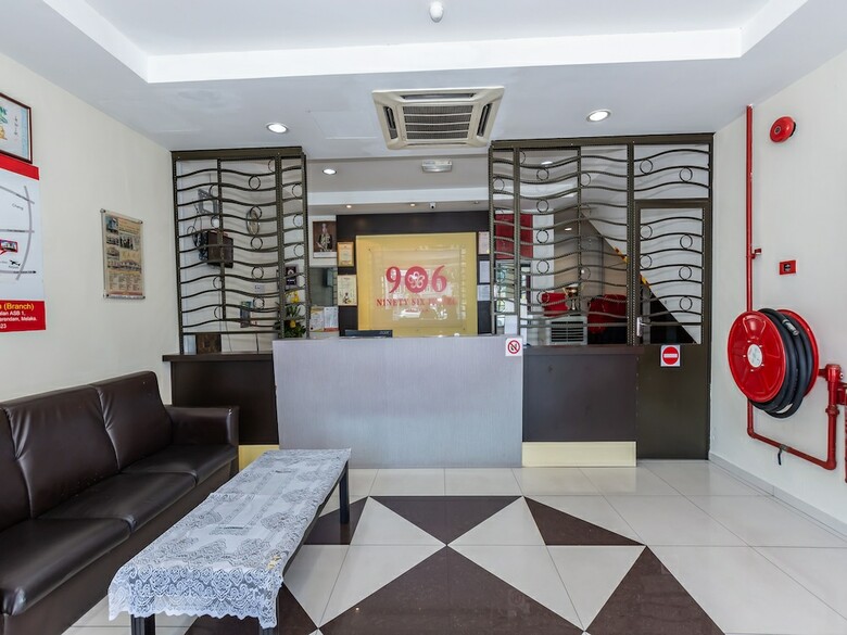 Hotel Oyo 1155 906 Batu Berendam