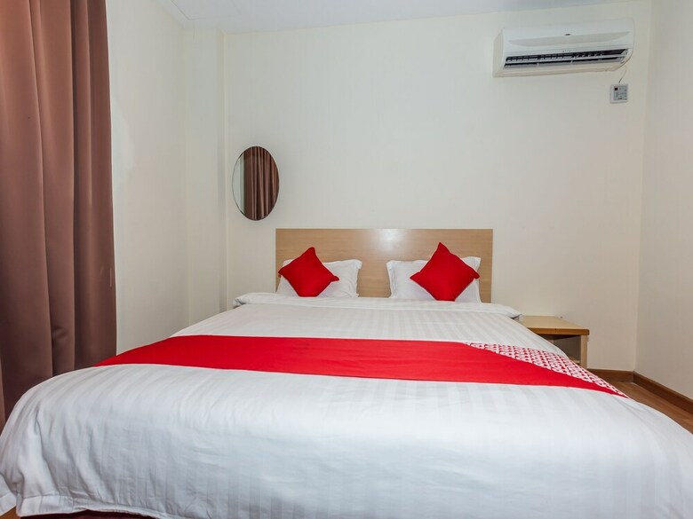 Hotel Oyo 1155 906 Batu Berendam