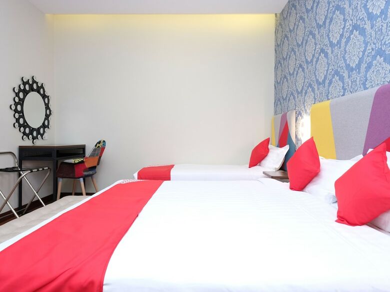 Oyo 1139 W Hotel Cemerlang