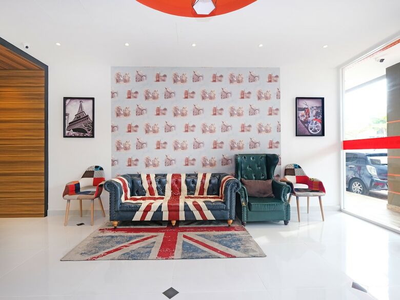 Oyo 1139 W Hotel Cemerlang