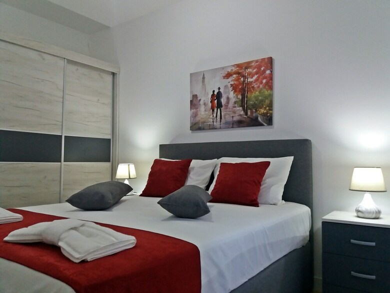 de Luxe City Apartments