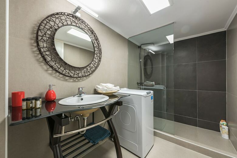 Comfy Apartment Near City Center